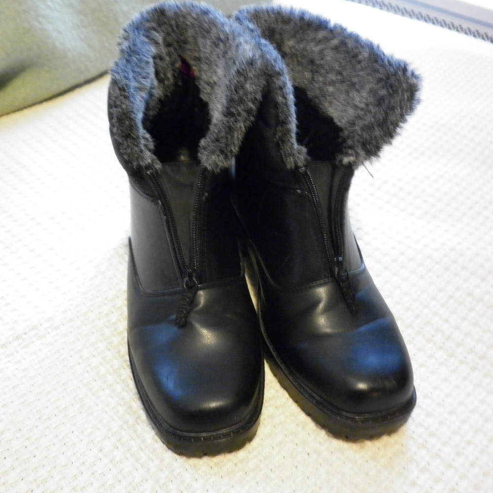 Totes Chilly waterproof winter snow boots